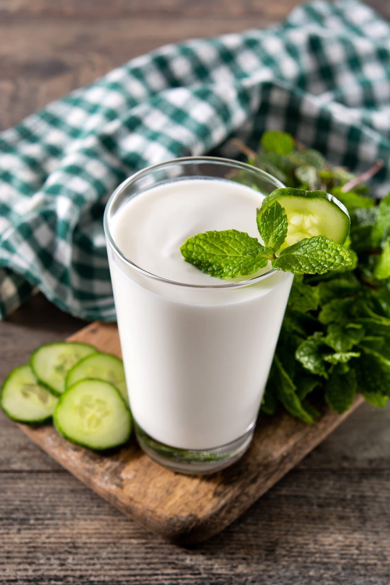 Soğuk servis edilen ayran